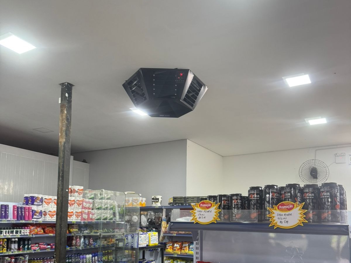 Mercado climatizado com defletora de teto